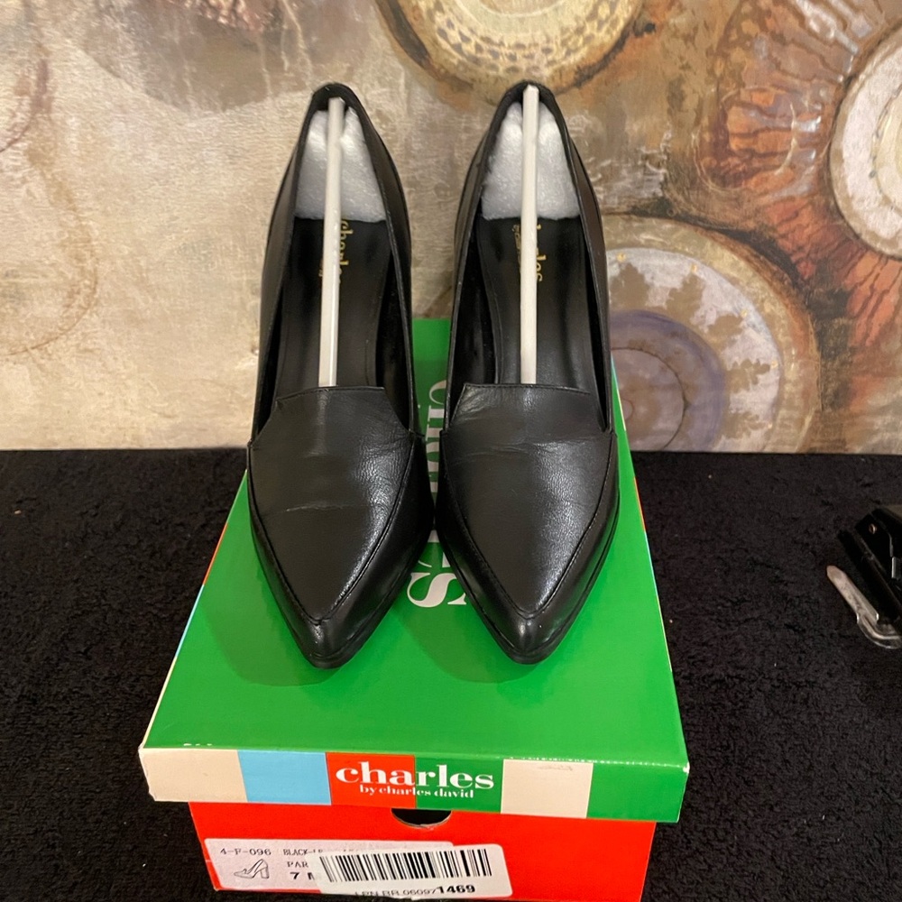 Charles by Charles David Black Leather Pumps
